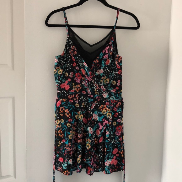 Express Pants - Worn once! - EXPRESS Floral Print Romper